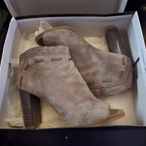 EUC Nine West Suede Open Toe Booties